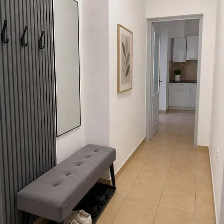 Lejlighed Holdlux Keyless 0-24 *